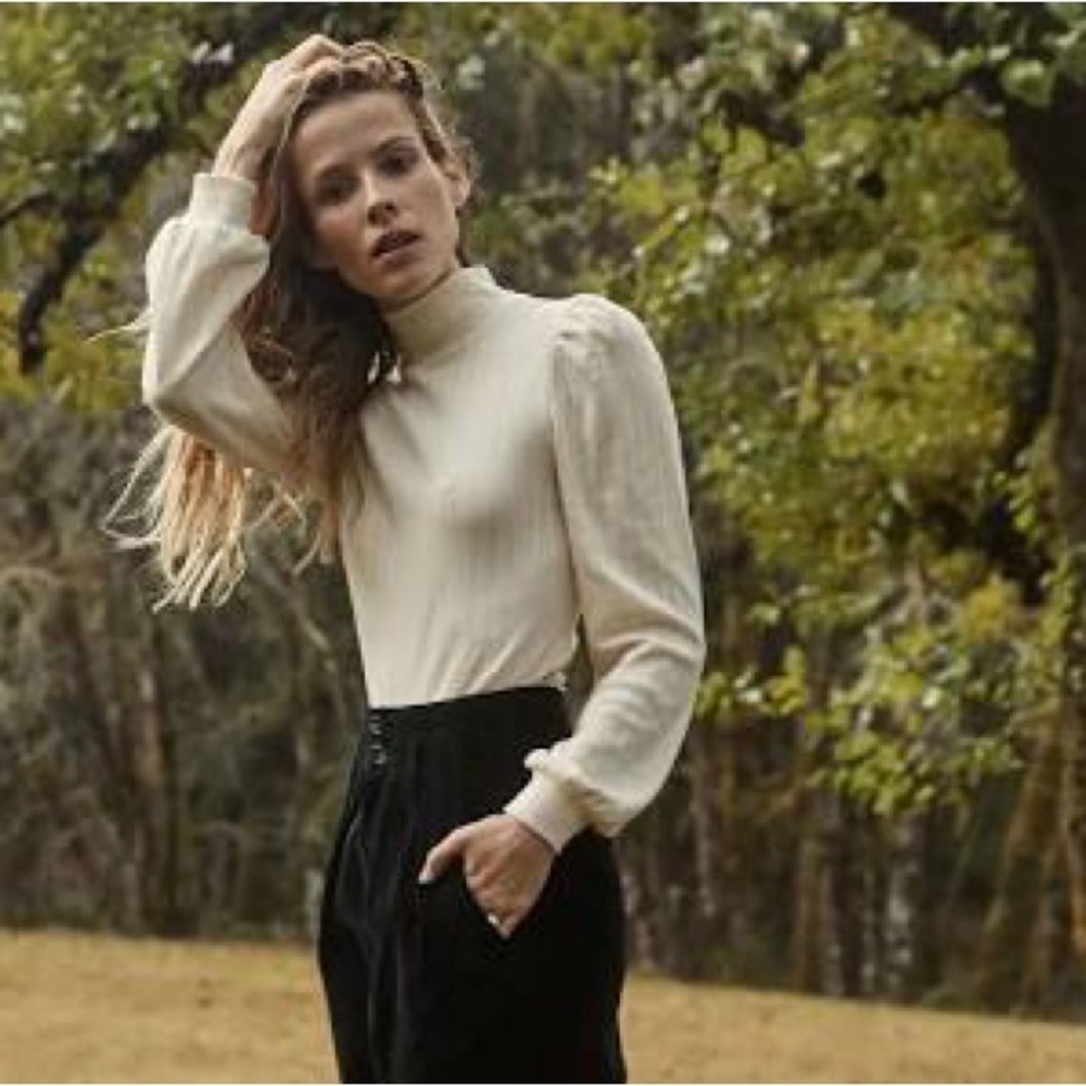 Doen Ashby Turtleneck in Cream Floral - Picture 8 of 9